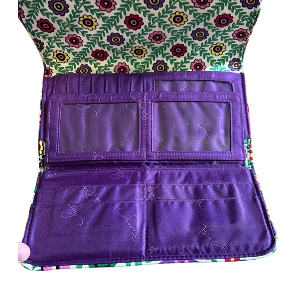 Vera Bradley Viva La Vera Retired Floral Quilted Trifold Wallet - Picture 9 of 10